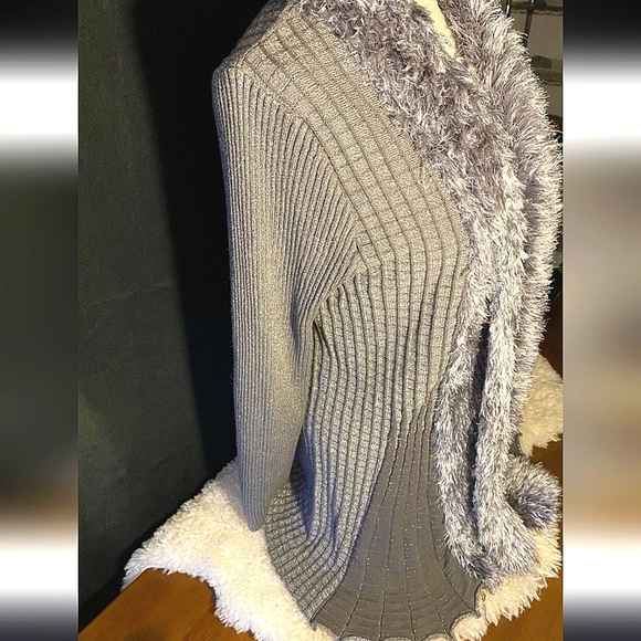 [Lauren Michelle]  Gray Faux Fur Trim Cardigan Size Large - Picture 5 of 10